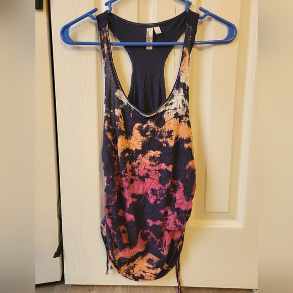 Hang Ten Adjustable Tank Top - Picture 2 of 5